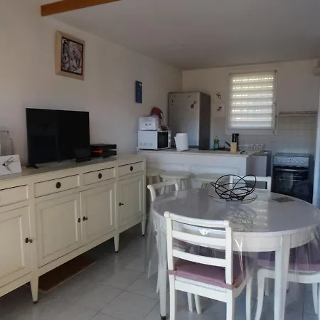 Appartement Hyeres, 2 Pieces, 4 Personnes - Fr-1-335-154 *