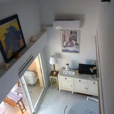 Appartement Hyeres, 2 Pieces, 4 Personnes - Fr-1-335-154 Апартаменты Йер